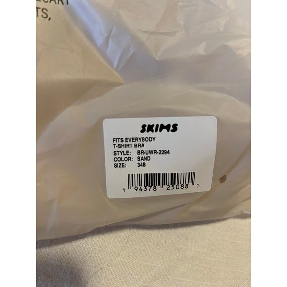 NWT Skims Fits Every Body T-shirt Bra 34B - Picture 4 of 4